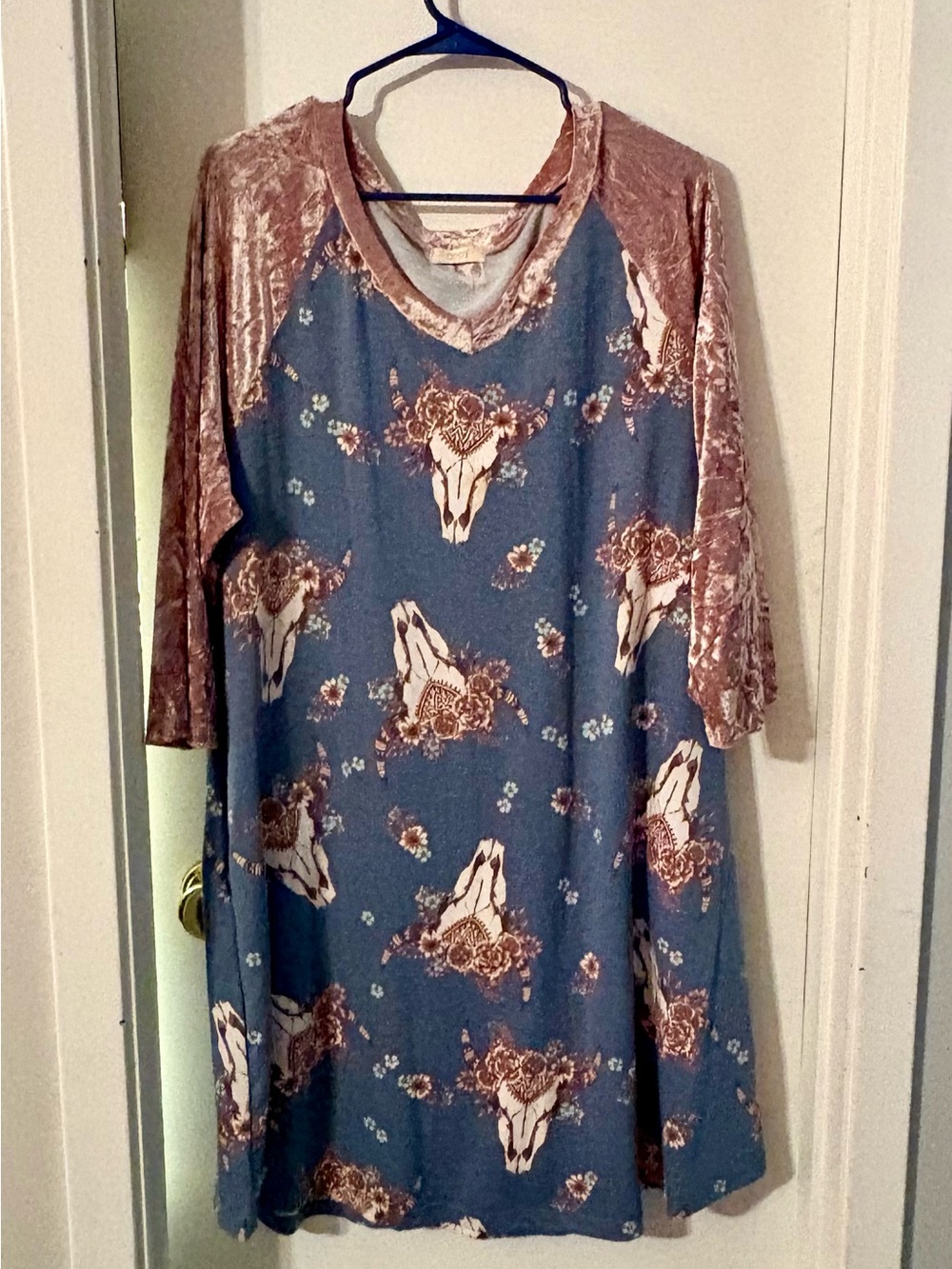 ODDY Blue Floral Skull with Pink Velvet Sleeves